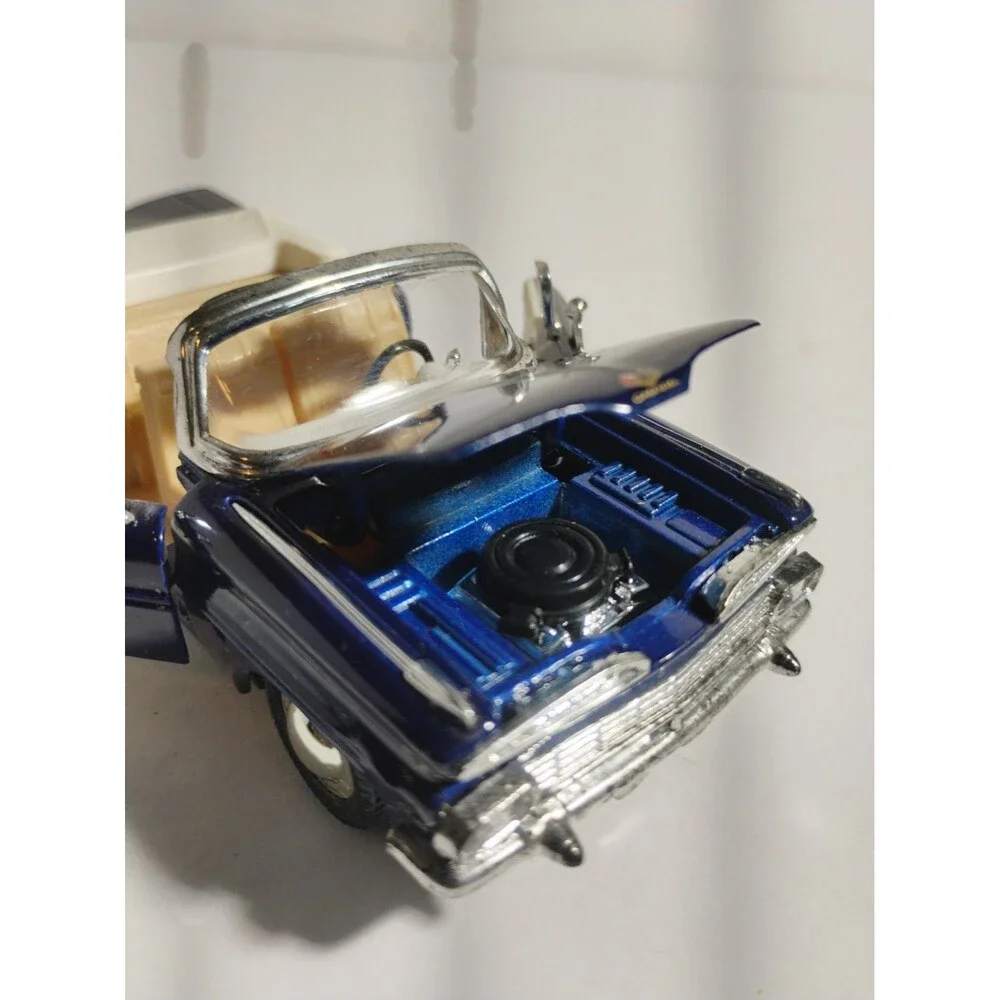 Signature models SS5721 1959 CHEVROLET IMPALA 1:32 Scale Wind Up